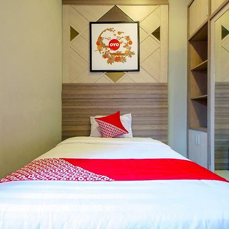 Oyo 1195 The Doctor'S Guest House Syariah Kejayan Exterior foto